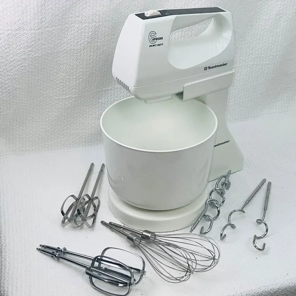 Toastmaster 6 Speed Heavy Duty Stand Mixer Bowl 10 Attachments Vintage White
